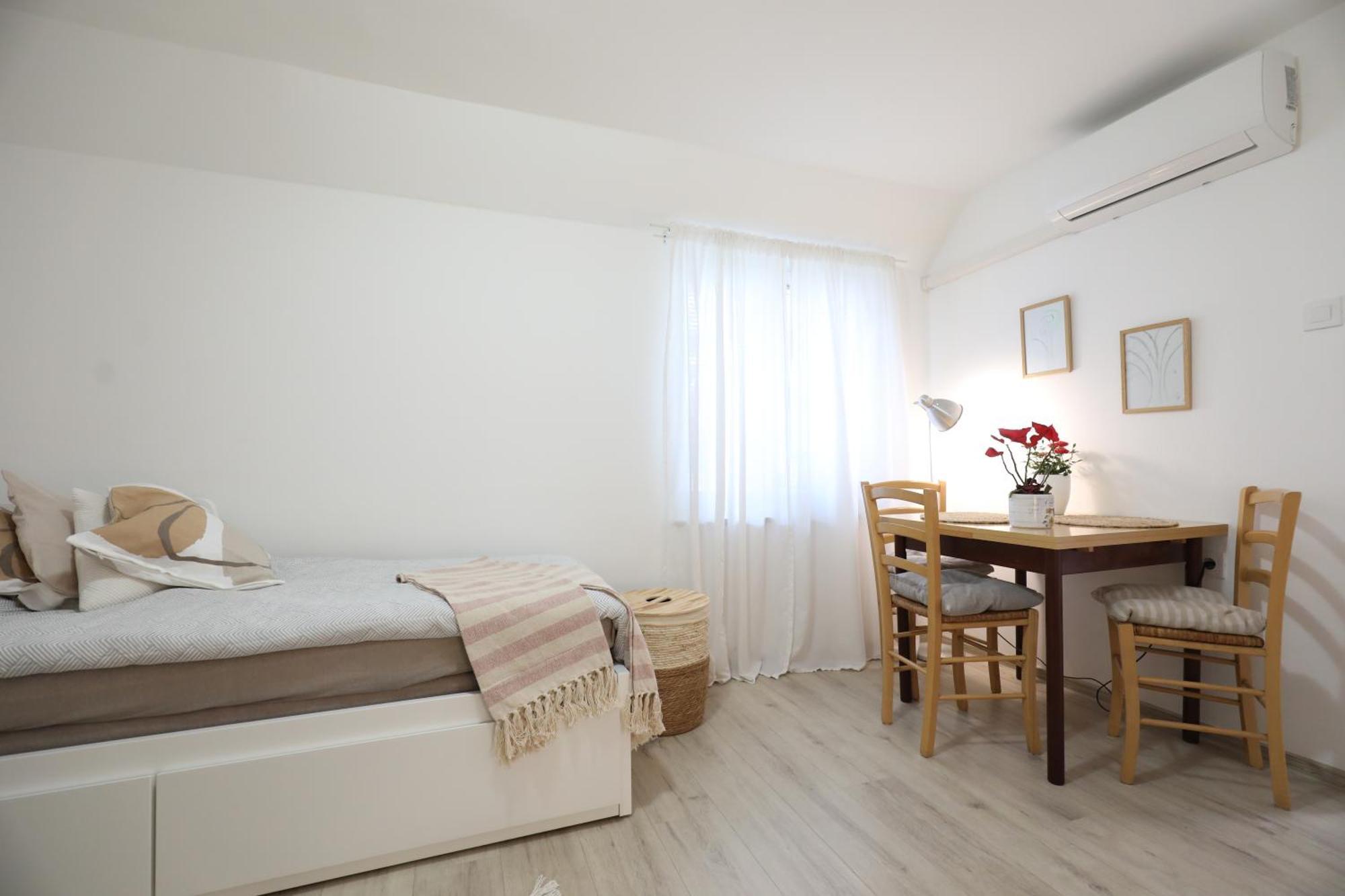 Apartment Mir Pula Exterior foto